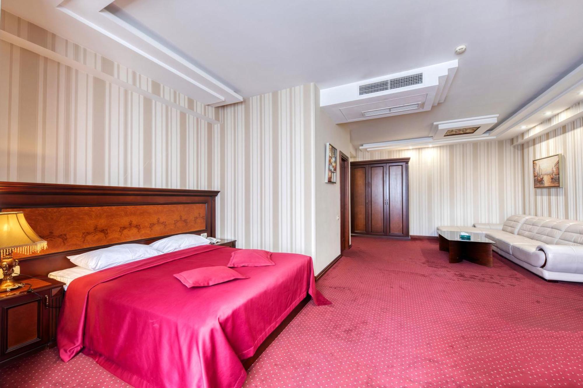 Spa Hotel Grace Forum Ереван Стая снимка