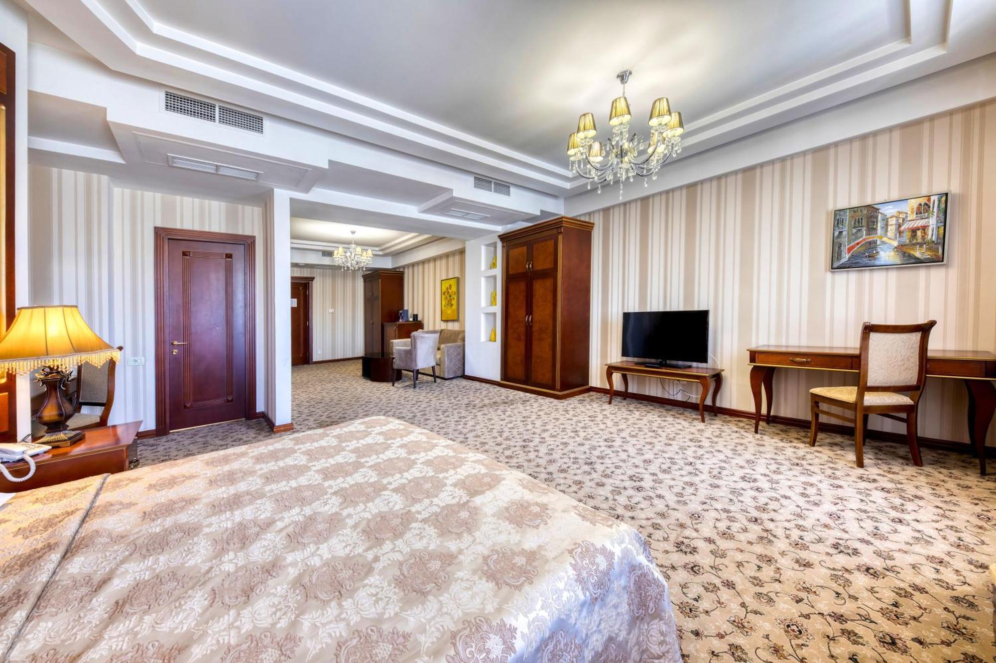 Spa Hotel Grace Forum Ереван Стая снимка
