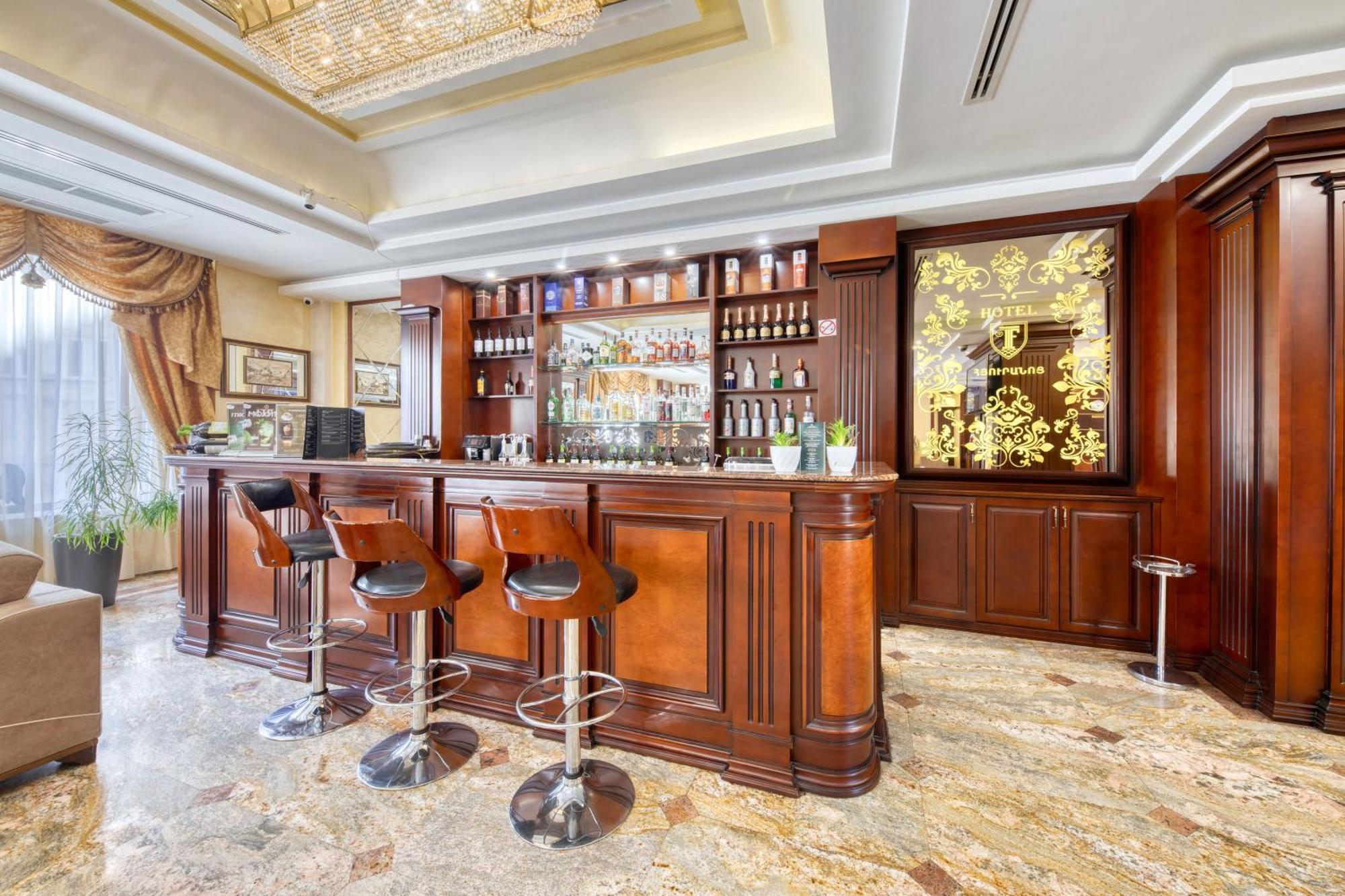 Spa Hotel Grace Forum Ереван Екстериор снимка