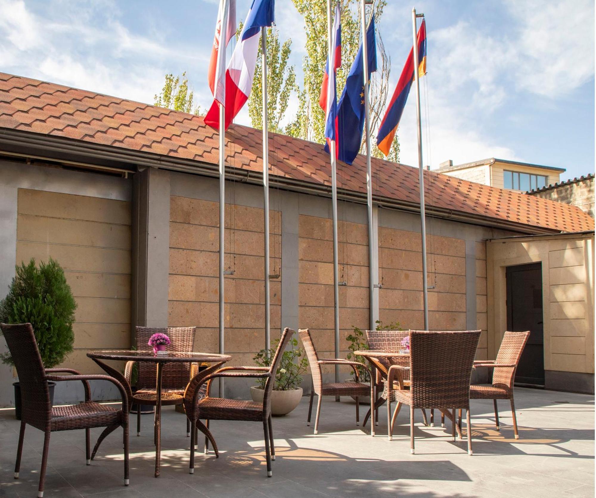 Spa Hotel Grace Forum Ереван Екстериор снимка